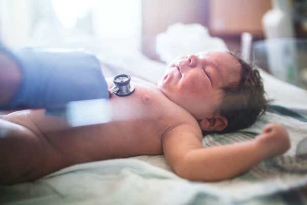 علاج قلب الاطفال حديثى الولادة
